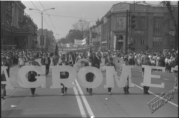 Pracownicy Agrometu podczas pochodu 1-Majowego w Lublinie