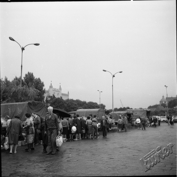 Targ na placu Zebrań Ludowych w Lublinie