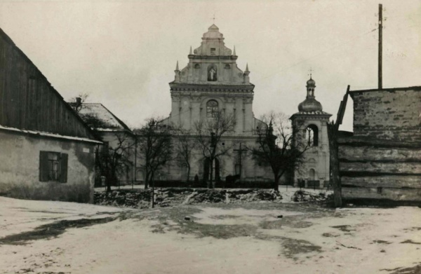 Widok kościoła św. Agnieszki z ulicy Okolnej w Lublinie