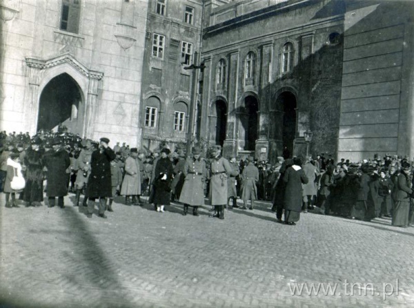 Uroczystości na Placu Katedralnym w Lublinie w dniu 5 listopada 1916 roku