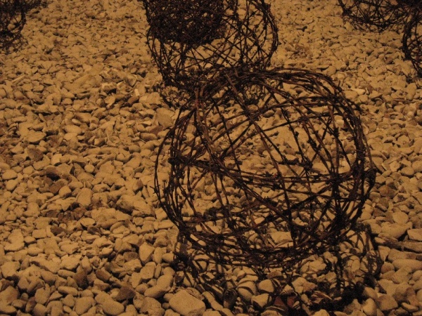 Fragment instalacji artystycznej Tadeusza Mysłowskiego "Shrine"