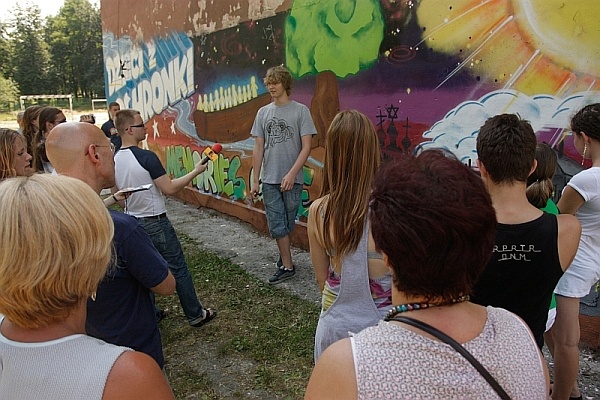 Aleks Czernicki, uczestnik projektu Mural Graffiti udziela wywiadu
