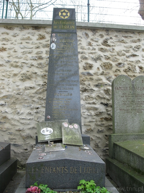 Pomnik poświęcony lubelskim Żydom na cmentarzu Bageux w Paryżu