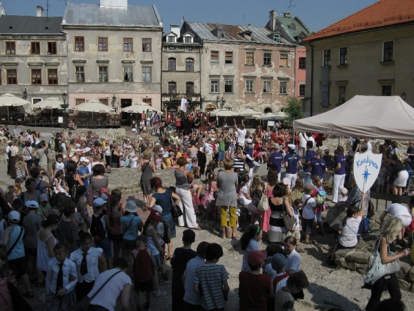 Zaczarowany Lublin 2011 - Festiwal, korowód na Placu po Farze