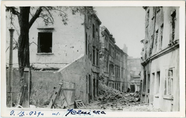 Zniszczone budynki na ul. Jezuickiej w Lublinie