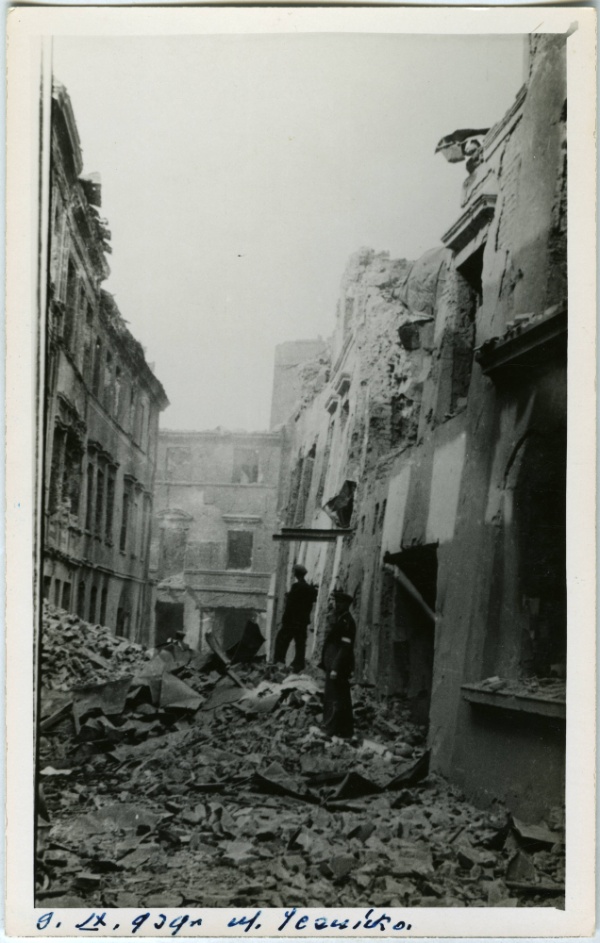Zniszczone budynki na ulicy Jezuickiej w Lublinie