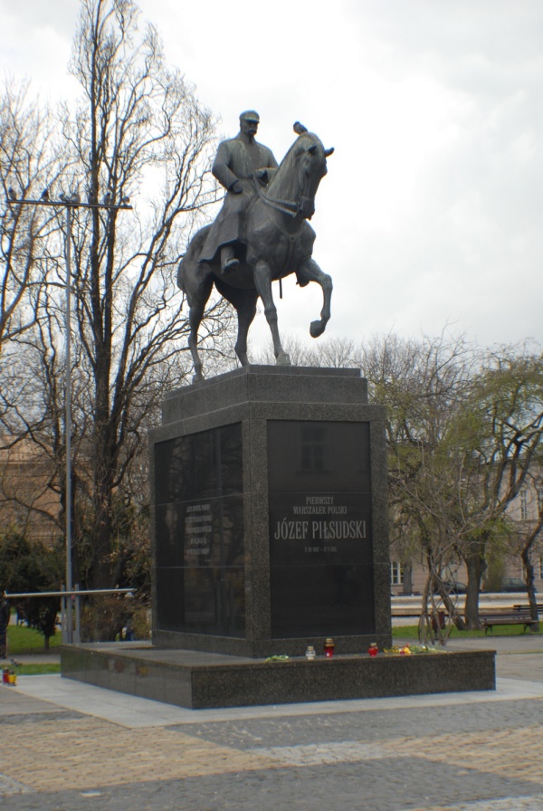 Konny Pomnik Marszałka Piłsudskiego w Lublinie. Fotografia