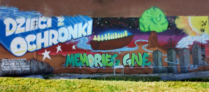 Mural Pamięci - Graffiti "Memories Give Life"