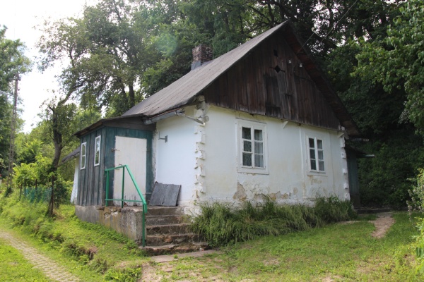Dom drewniany przy ulicy Klukowskiego w Szczebrzeszynie (numeracja parzysta)