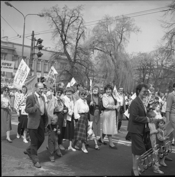 Pracownicy Kuriera Lubelskiego podczas pochodu 1-Majowego w Lublinie