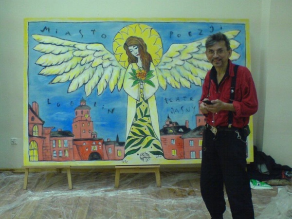Krzysztof Skain May maluje podczas Poezjoterapii