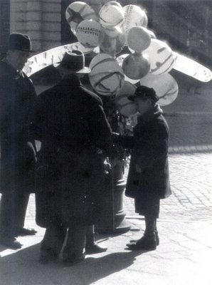 Sprzedawca balonów na Krakowskim Przedmieściu w Lublinie