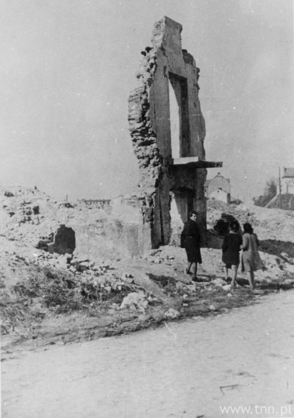 Ruiny ulicy Szerokiej w dzielnicy żydowskiej na Podzamczu w Lublinie