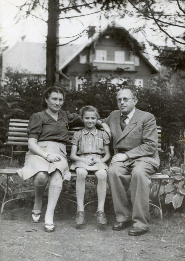 Ida Glickstein with her daughter Ruth and husband Herbert Weber