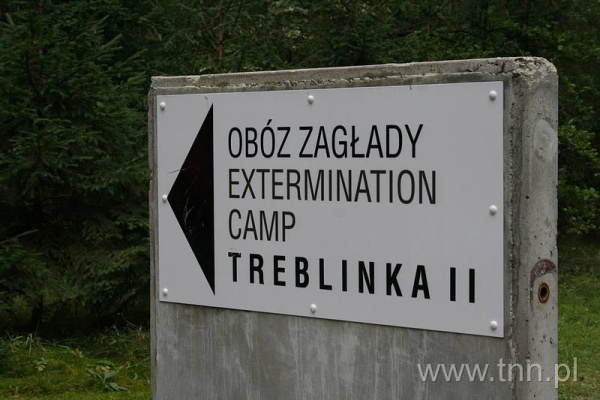 Wejście do bylego obozu zagłady w Treblince