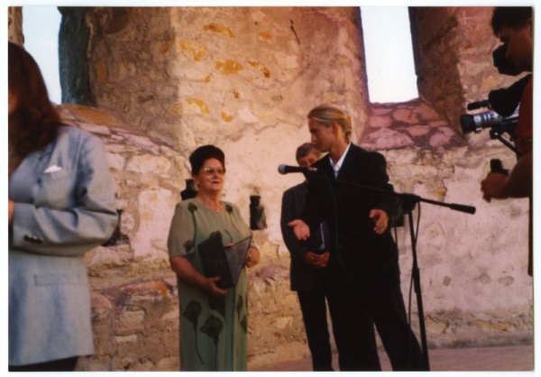 Uroczystość wręczenia medali „Sprawiedliwy wśród Narodów Świata”, Janowiec nad Wisłą, 2003.