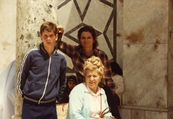 Wanda Michalewska z Shoshaną Golan (Różą Bejman) i jej synem. Izrael, 25 kwietnia 1985 rok