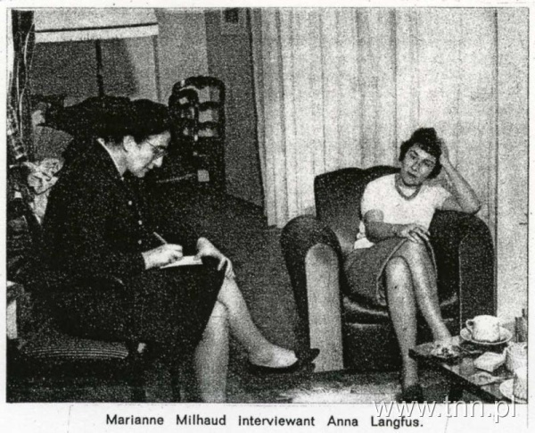 Anna Langfus w swoim mieszkaniu z dziennikarką, Marianne Milhaud