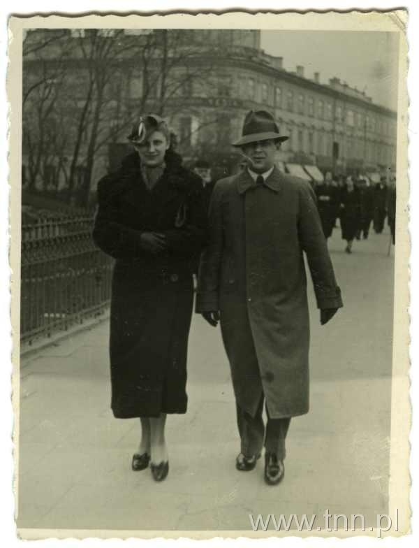 Józef Łobodowski z żoną Jadwigą na Krakowskim Przedmieściu
