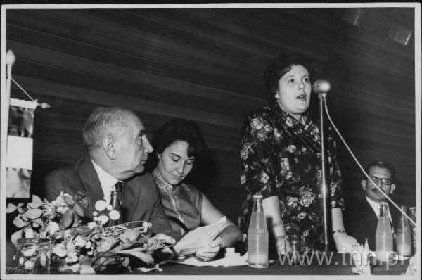 Anna Langfus w towarzystwie Irène Ores w siedzibie związków zawodowych w Tel Awiwie