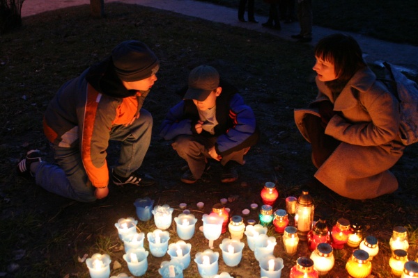 Marsz Pamięci 2009 - 67 rocznica mordu na dzieciach z Ochronki