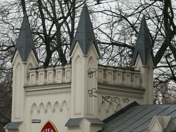 Domek Stróża przy Ogrodzie Saskim w Lublinie. Detal architektoniczny.