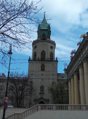 Wieża Trynitarska w Lublinie. Widok od strony ulicy Jezuickiej.