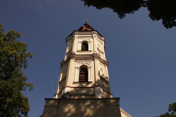 Wieża – dzwonnica kościoła pw. św. Mikołaja (1610-1620) przy ul. Wyzwolenia 1 w Szczebrzeszynie