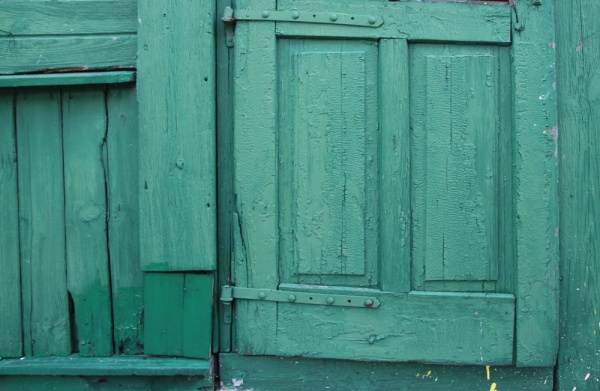 Stolarka drzwiowa domu drewnianego przy ulicy Wyzwolenia 1 w Szczebrzeszynie