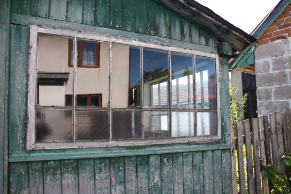 Stolarka okienna domu drewnianego przy ulicy Kościuszki 42 w Krasnobrodzie