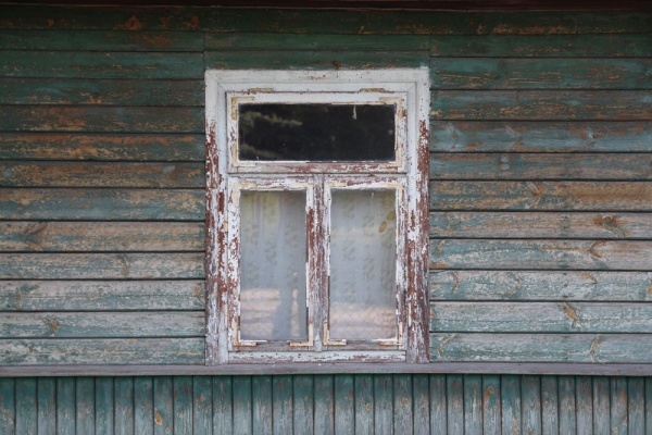 Stolarka okienna domu drewnianego przy ulicy Kościuszki 42 w Krasnobrodzie