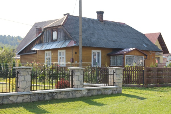 Dom drewniany przy ulicy Sikorskiego 5 w Krasnobrodzie