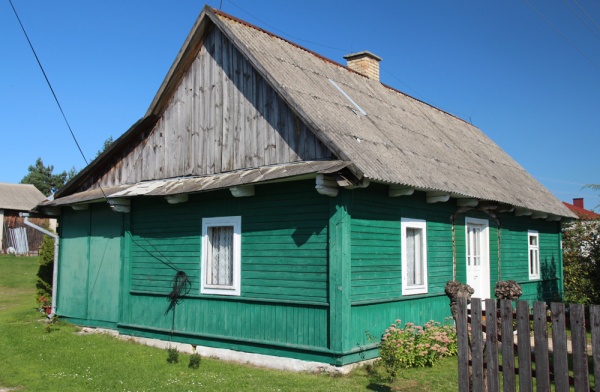Dom drewniany przy ulicy Sikorskiego 30 w Krasnobrodzie