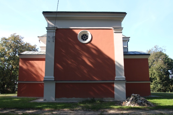 Tylna ściana prezbiterium kościoła p.w. św. Leonarda przy ulicy Kościelnej 5 w Tyszowcach