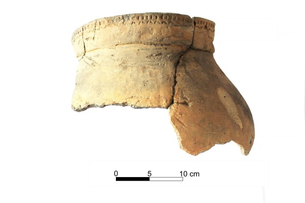 Fragment naczynia kultury pucharów lejkowatych z ornamentem