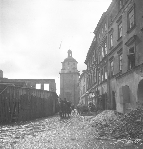 Brama Krakowska i fragment zabudowy Rynku w Lublinie