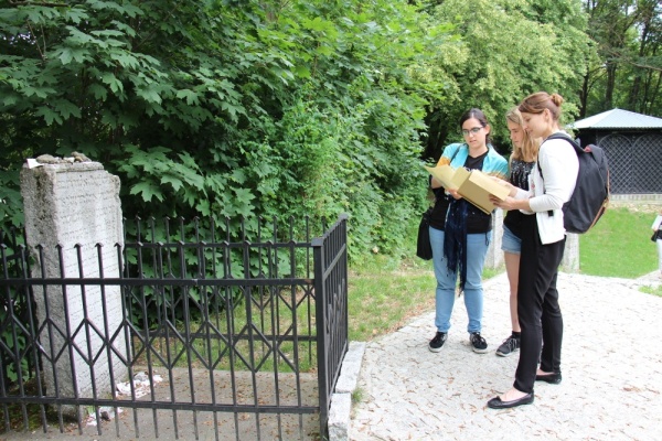 Visit to the old Jewish cemetery in Lublin 